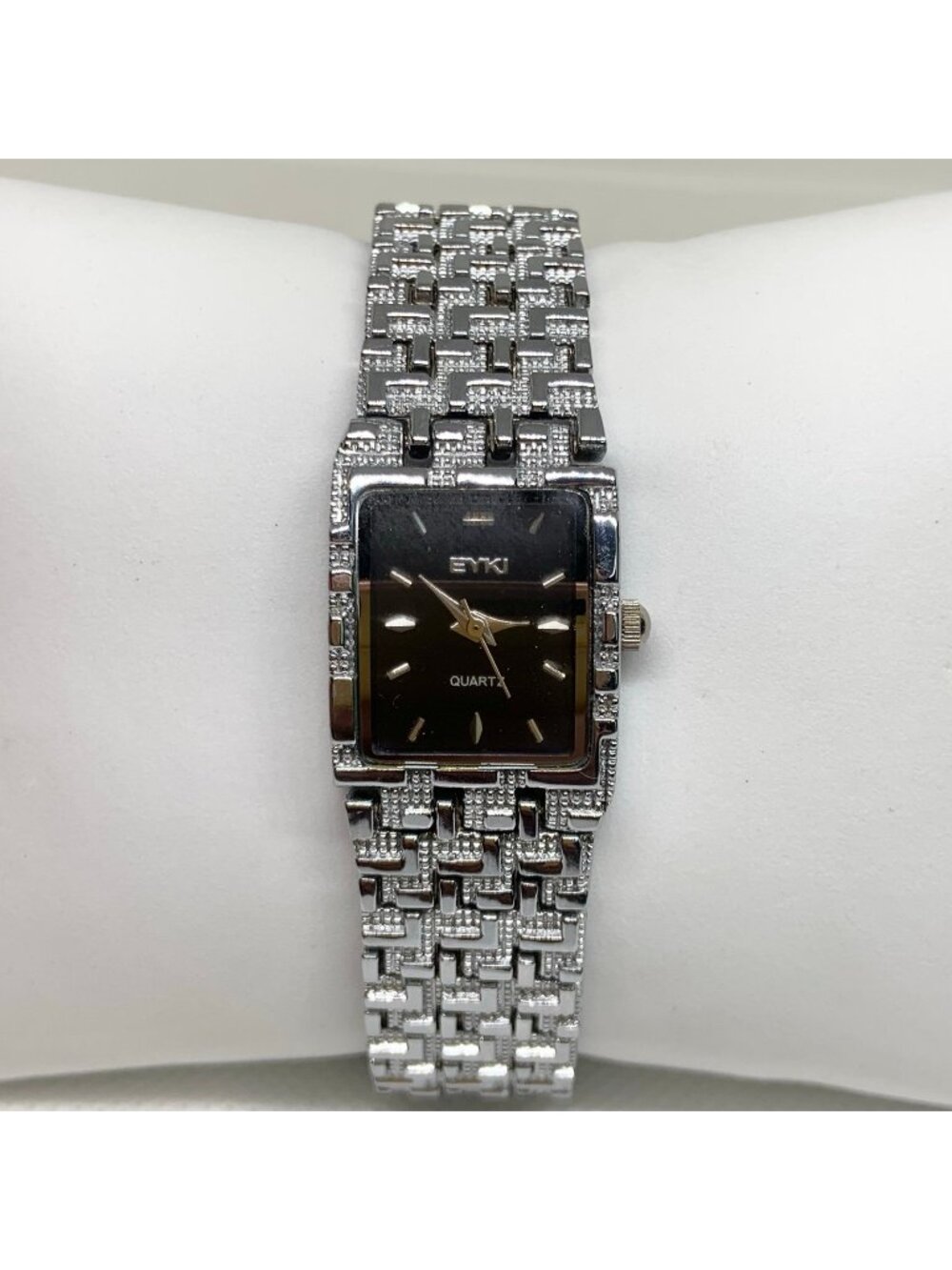 Eyki SilverTone women watch black dial 20mm quartz analog links band running